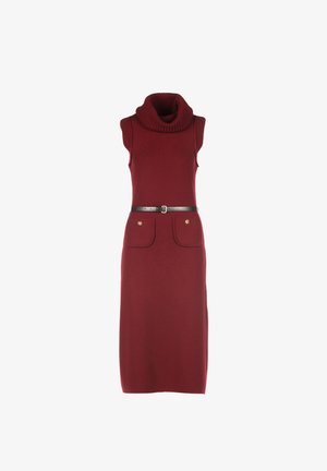Ärmelloses burgunderrotes Strickkleid mit Rollkragen, schwarzem Gürtel und vorderen aufgesetzten Taschen mit goldenen Knöpfen, knielang.