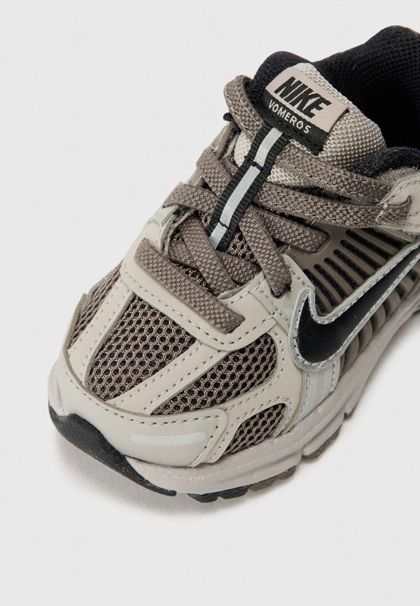 VOMERO 5 UNISEX – Lauflernschuh