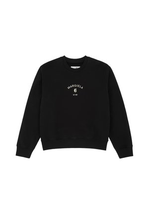 Felpa nera a maniche lunghe con scollo rotondo e testo bianco "MARGIELA 6 EST 1987" stampato al centro davanti.
