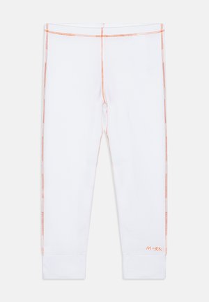 Leggings blancos de tela suave, con costuras en contraste naranjas a lo largo de los lados y un dobladillo enrollado. Presenta un pequeño detalle de logo en la parte inferior.