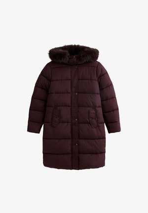 Bordeaux pufferjack met een gevoerde capuchon van nepbont, drukknoopsluiting en twee voorzakken. Het ontwerp is gequilt met horizontale stiksels.