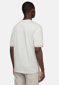 Boggi Milano BLEND  - Jednoduché tričko - light green