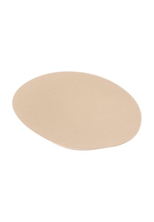 Beige klæbende stoflap med en glat, oval form, designet til at dække små hudområder eller reparere tøj.