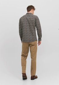 Jack & Jones PREMIUM JPRBLABLACKPOOL STRECH LS SN    - Camicia - emperador