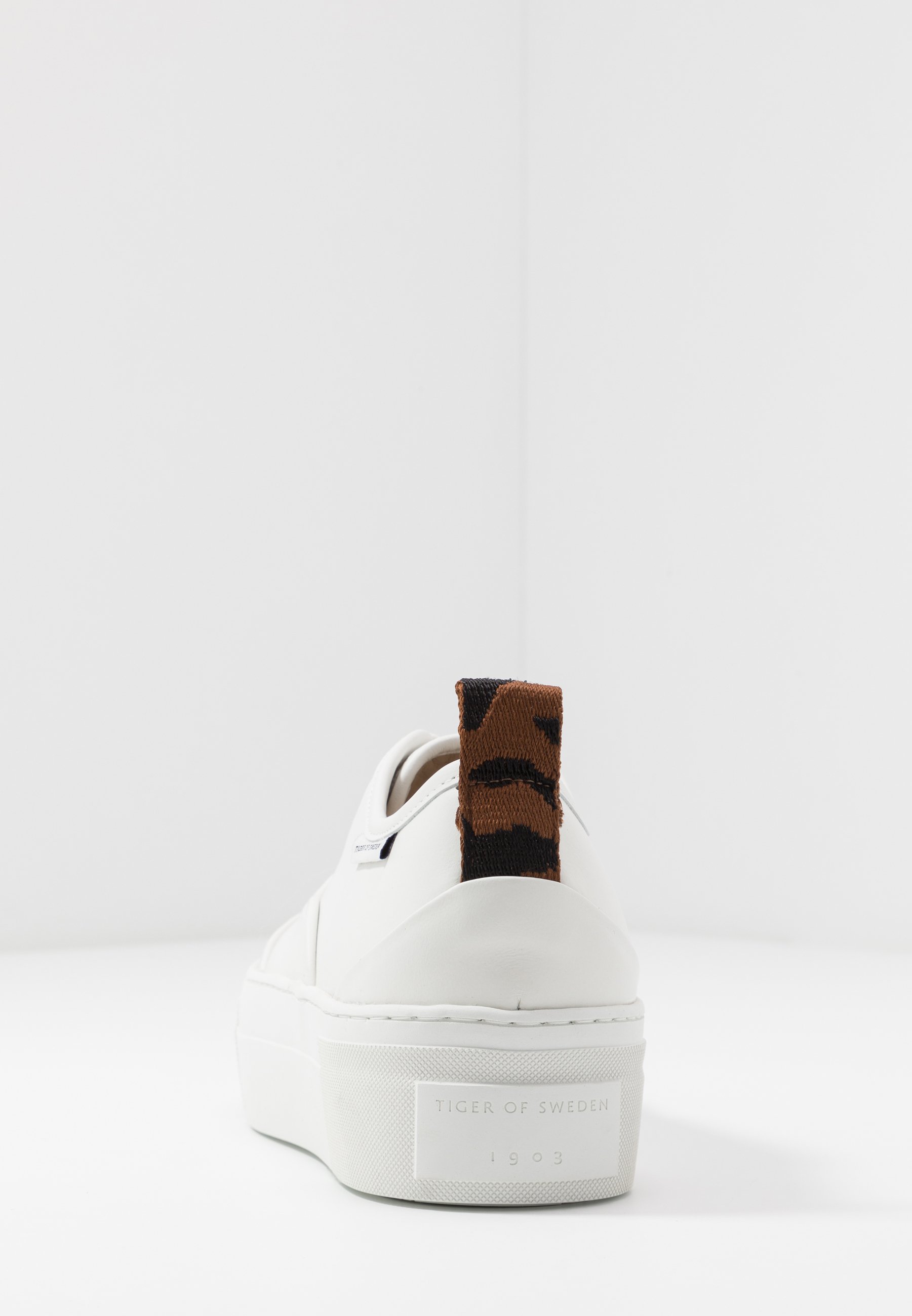 Tiger of Sweden STILOBATE - Joggesko - white Tiger of Sweden STILOBATE - Joggesko - white
