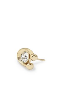 Pendiente de stud color oro con una piedra preciosa clara en el centro, diseño curvado, superficie lisa y un poste delgado para la sujeción.