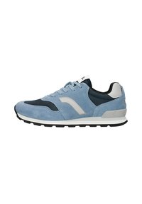 Sneaker in suede azzurro chiaro con accenti in rete blu navy, dettaglio del logo bianco, sovrapposizioni grigie e suola in gomma nera. Design classico da corsa.