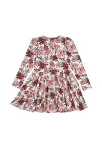 Dlouhé šaty s květinovým vzorem v odstínech růžové, burgundské a zelené na světlém pozadí, s rozšířeným designem sukně.