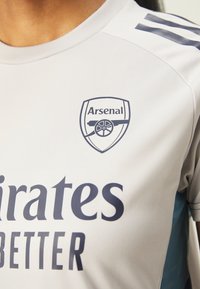 adidas Performance ARSENAL FC 25/26 TIRO 25 COMPETITION TRAINING JERSEY - Fotballdrakter - grey two/night indigo