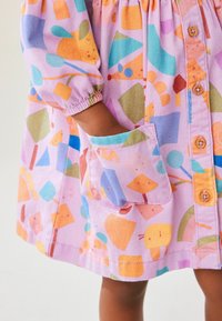 Next Robe chemise - purple character print