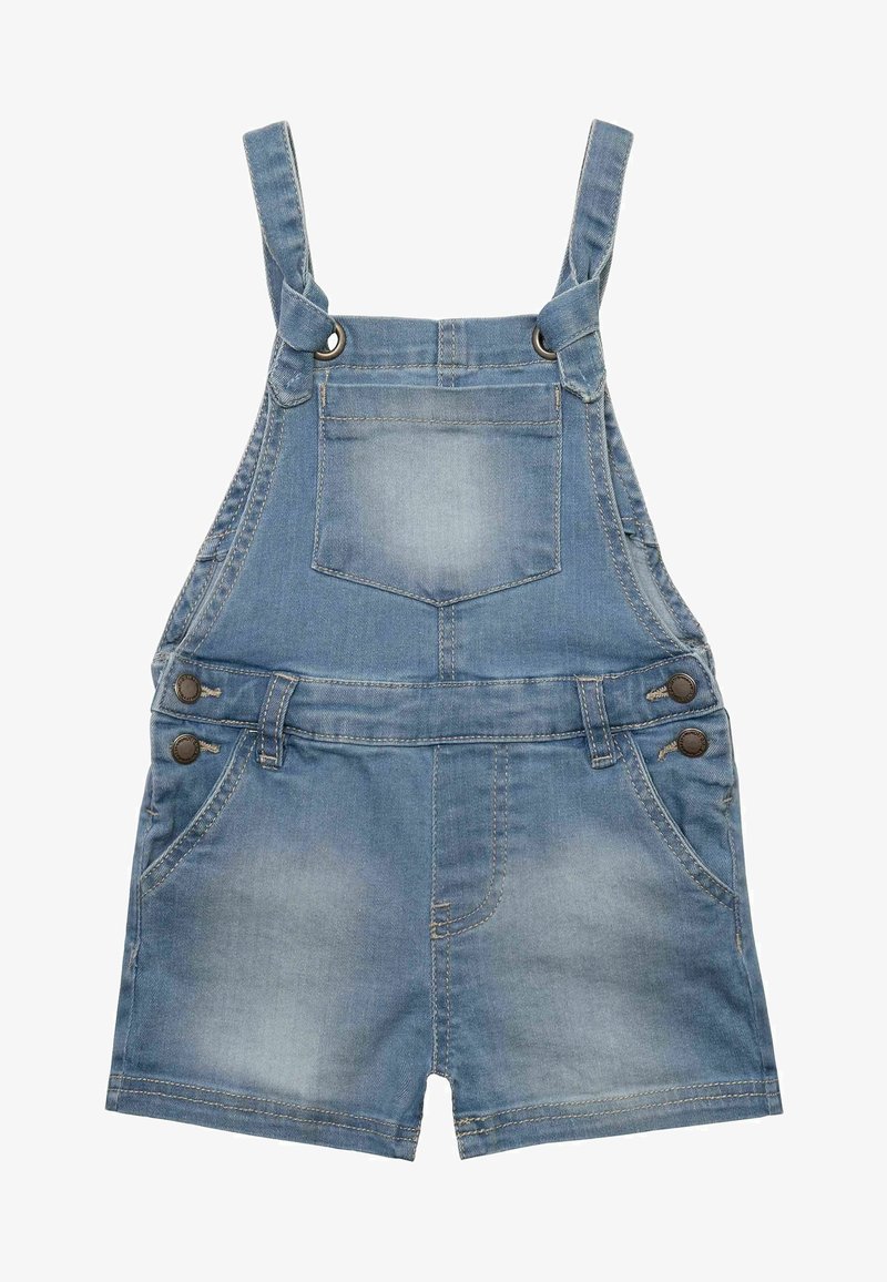 Salopette courte en denim bleu avec bretelles réglables, poche poitrine avant, poches latérales et fermetures à boutons à la taille.