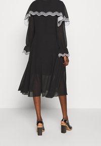 See by Chloé Vapaa-ajan mekko - black denim