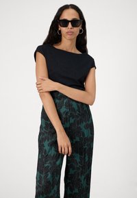 GAP CRINKLE PULL ON - Kelnės - green/black