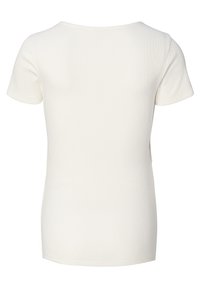 Valkoinen ribbineuleinen lyhythihainen toppi, jossa on pyöreä pääntie ja slim fit -leikkaus, sileällä pinnalla ilman näkyviä logoja tai koristeita.