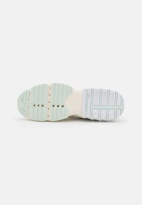 Nike Sportswear ZOOM AIR FIRE - Joggesko - pearl white/white/pale ivory/iced lilac/barely green