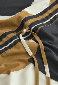 Next COLUMN REGULAR FIT - Paitamekko - black brown ecru cream cow print
