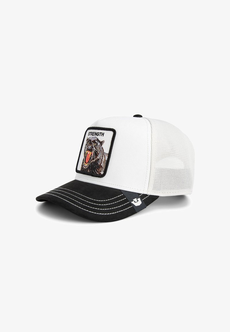 Weißer und schwarzer Baseballcap mit einem rechteckigen Patch, der ein aggressives Tierdesign und das Wort "STÄRKE" zeigt. Netzrücken. Wildleder-Schirm.