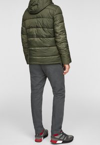 s.Oliver Chaqueta de invierno - khaki