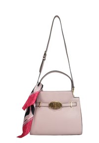 Borsa in pelle rosa con manico superiore e tracolla regolabile, caratterizzata da una chiusura in metallo dorato e un foulard decorativo attaccato.
