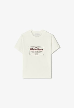 Hvid bomulds t-shirt med rund hals og korte ærmer. Har et trykt mærke design i maroon, der siger "White Rose" og tilhørende tekst.