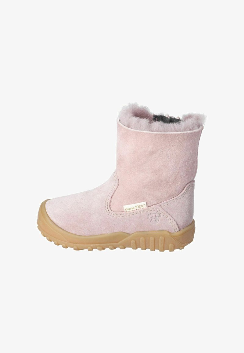 Botas de tobillo de ante rosa con un cálido forro de piel sintética, suela de goma y detalle de costura lateral. Etiqueta CareTEX visible en el lado exterior.