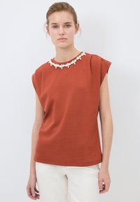 T-shirt imprimé - cinnamon