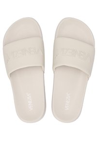 Beżowe klapki z teksturowanym paskiem z wytłoczonym logo marki "Venezia". Płaska podeszwa, gładka powierzchnia, minimalistyczny design.