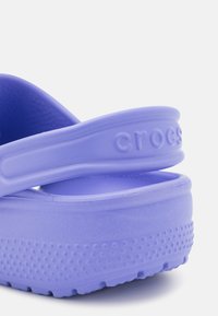 Crocs CLASSIC UNISEX - Tamancos - digital violet