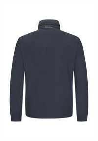 Herrenjacke in Marineblau mit Kragen, langen Ärmeln und glatter Textur. Verfügt über minimale Nähte und ein Logo am Nacken.