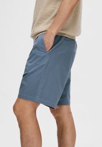 Selected Homme SLHREGULAR BILL FLEX - Shorts - bering sea