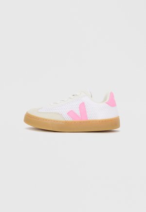 VOLLEY UNISEX - Baskets basses - white/malibu/natural