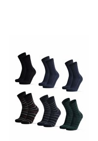 Conjunto de seis pares de calcetines: tres negros sólidos y tres con rayas en colores oscuros. Los materiales son probablemente una mezcla de algodón. Diseño estándar de longitud de tobillo.