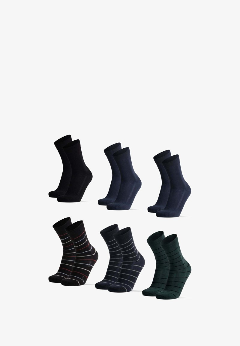Sæt med seks sokker: tre ensfarvede sorte og tre med striber i mørke farver. Materialerne er sandsynligvis en blanding af bomuld. Standard ankellængde design.