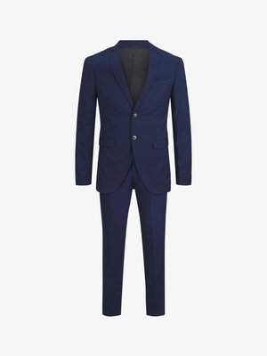 Marineblauw op maat gemaakte pak met een colbert met twee knopen en notch revers, en bijpassende slim-fit broek, gemaakt van een gestructureerde stof.