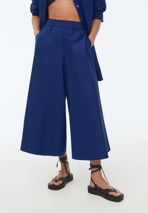 POPLIN - Spodnie materiałowe - blue