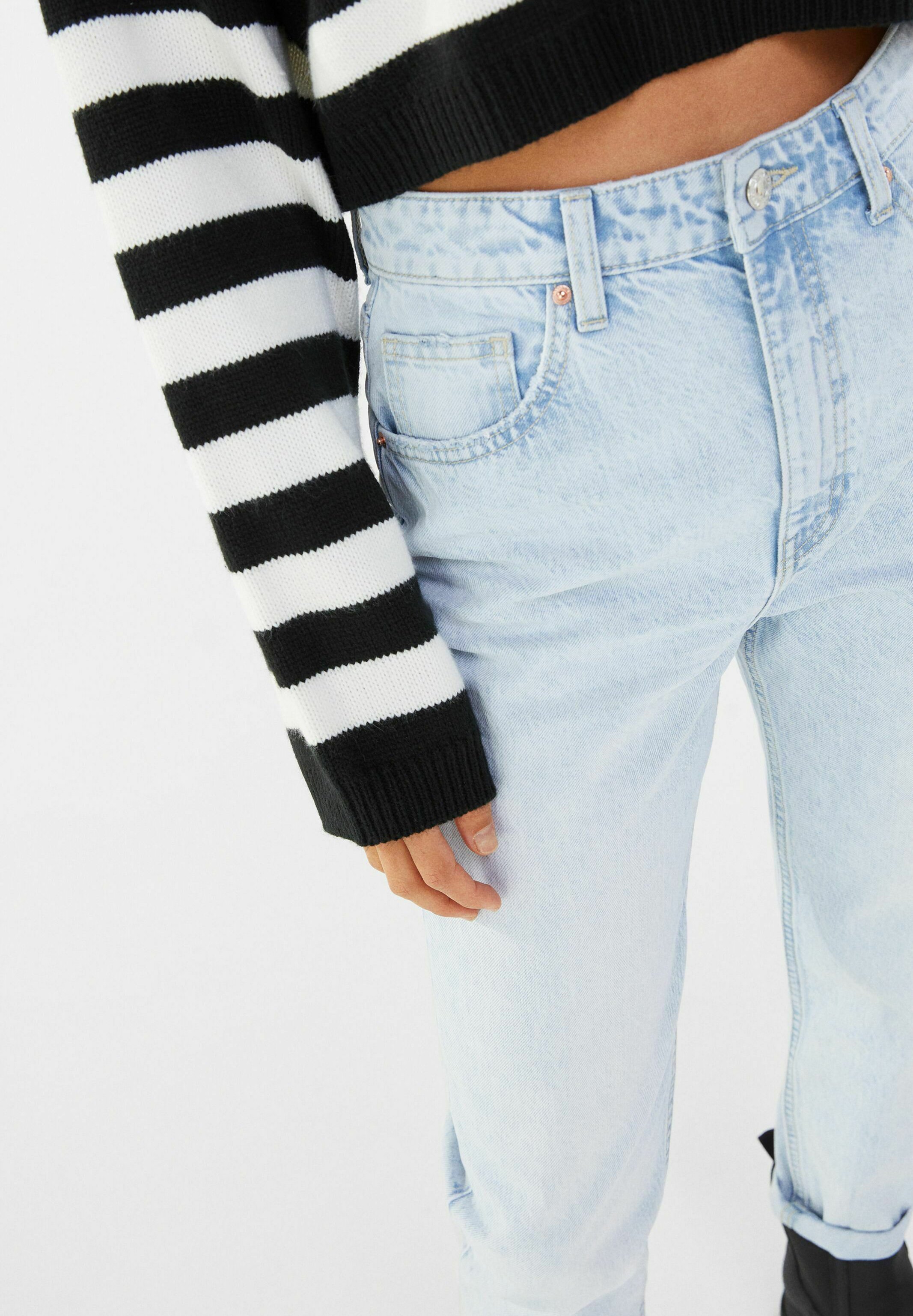 Bershka MOM FIT JEANS - Jeans Relaxed Fit - light blue/hellblau - Zalando.de