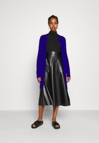 Morgan BLOCK - Cardigan - bleu roi