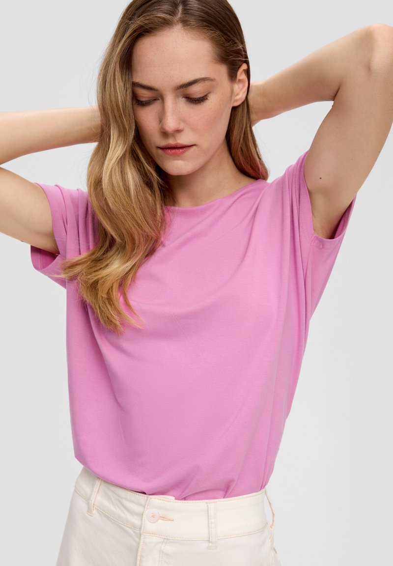 s.Oliver MIT ÜBERSCHNITTENER SCHULTER IM RELAXED FIT - T-Shirt basic - rosa