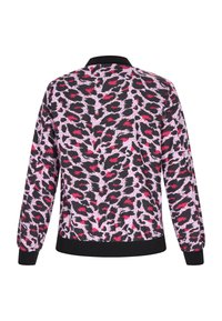 Jachetă cu imprimeu leopard negru și roz, cu mâneci lungi, mansete elastice și guler negru. Țesătură fină și design lejer.