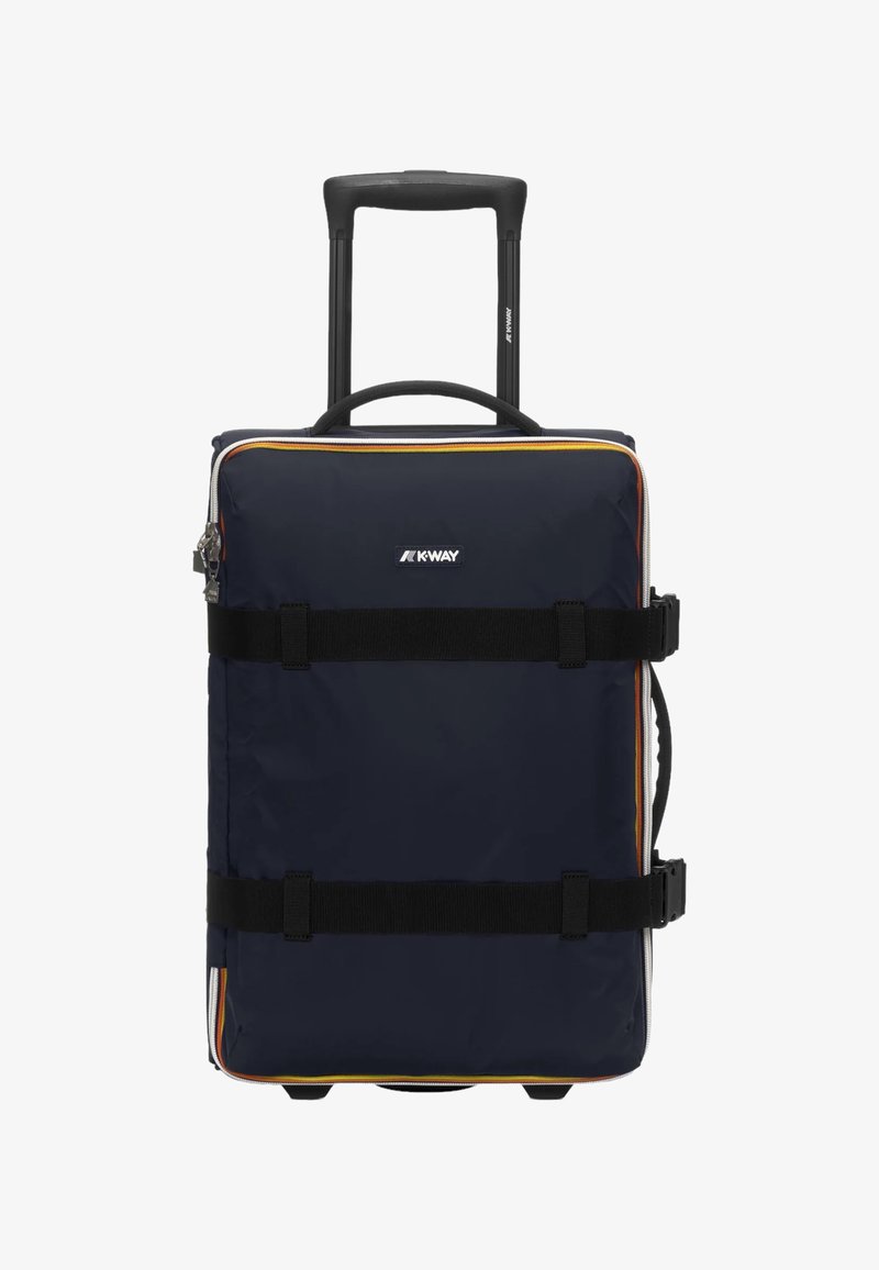 Valigia a rotelle blu navy con cinghie nere, zip argento e dettagli gialli. Forma rettangolare con manico retrattile e logo. Texture liscia.