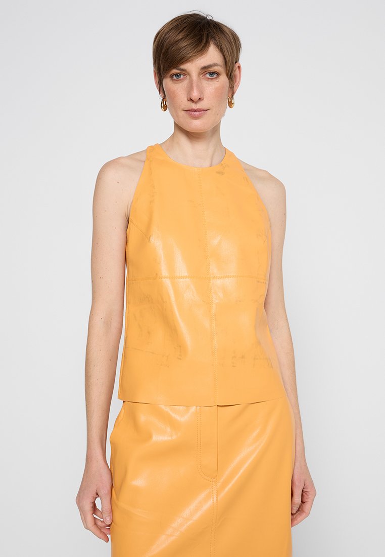 Nanushka Top oranje