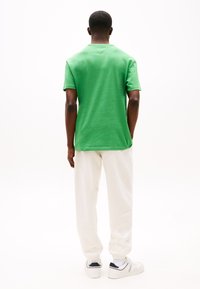 Thumbnail Image 4