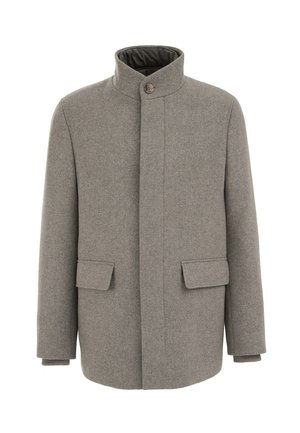 Pilkas vilnos paltas su aukštu apykakle, priekyje užsegamas mygtukais, su dviem šoninėmis kišenėmis ir suvrakintais rankogaliais, pagamintas iš tekstūruoto audinio.
