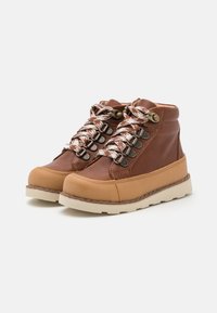 Petit Nord Copenhagen TREK BOOT UNISEX - Šněrovací kotníkové boty - hazelnut