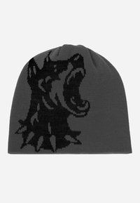 Gorro de punto gris con un gran diseño de cabeza de lobo negro, con detalles intrincados en textura y sombreado. Tejido suave, forma ajustada.