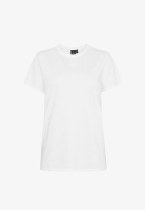 Hvid bomulds-T-shirt med rund halsudskæring, korte ærmer og en lille, flad label på øverste venstre brystområde. Simpelt design og snit.