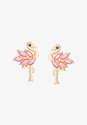 Flamingo-örhängen med guldton, utsmyckade med rosa emaljblad, svarta pärlögon och detaljerade kroppsegenskaper, som visar en lekfull design.