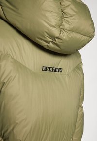 Burton LONG PARKA - Sulemantel - forest moss
