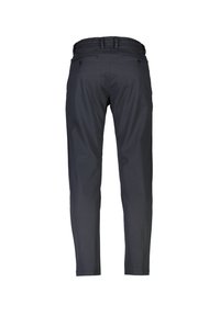 Pantalons bleu marine avec une coupe fuselée, dotés d'une taille élastique et de deux poches arrière avec boutons. Texture lisse, sans motifs visibles.