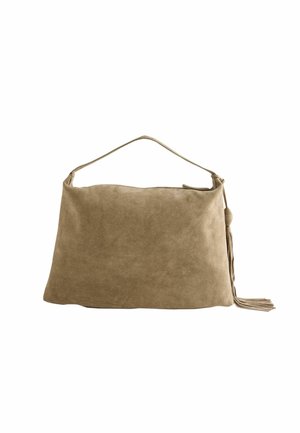 Beige ruskind skuldertaske med enkelt rem og sidelæns frynse, rektangulær form med let blød struktur.